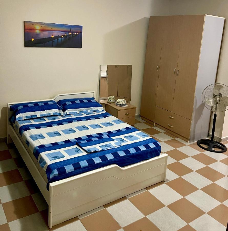 Lovely Studio Apartment Beachfront Durrës Kültér fotó