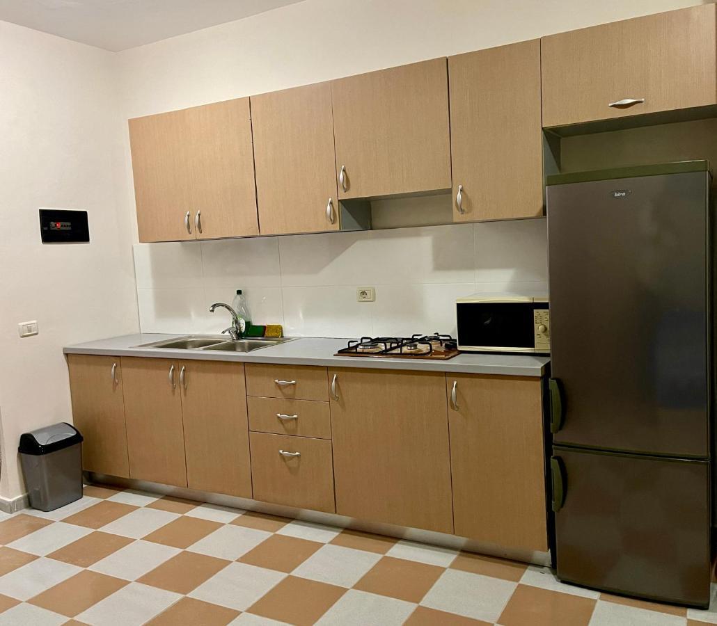Lovely Studio Apartment Beachfront Durrës Kültér fotó